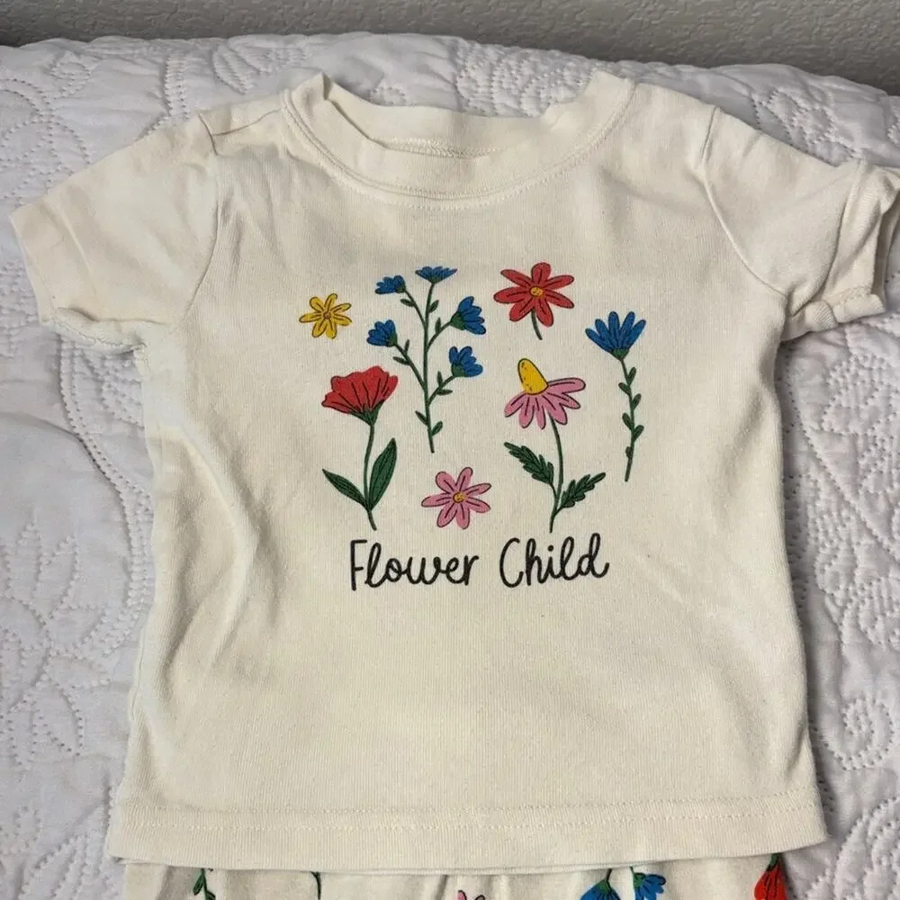 Old Navy Cream Flower Child Floral T-Shirt and Shorts Set Sz 6-12 months Spring